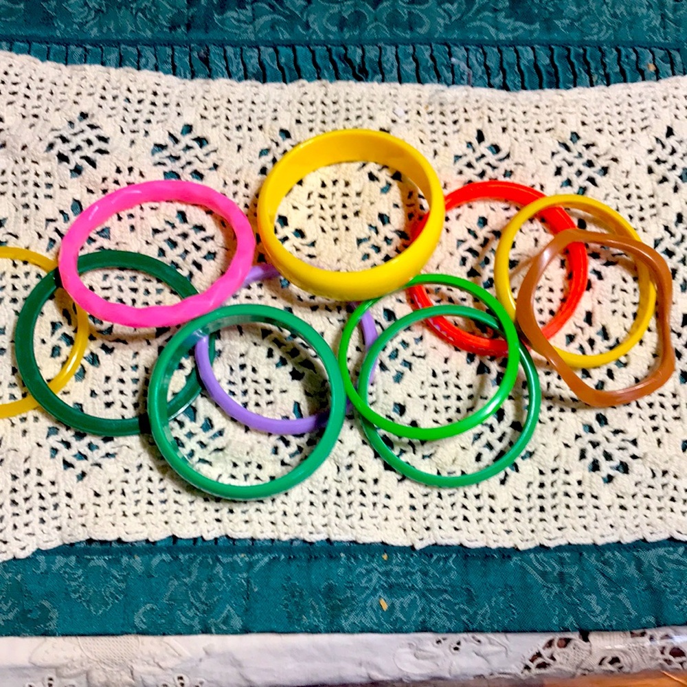 Bakelite Look Bangles - image 4